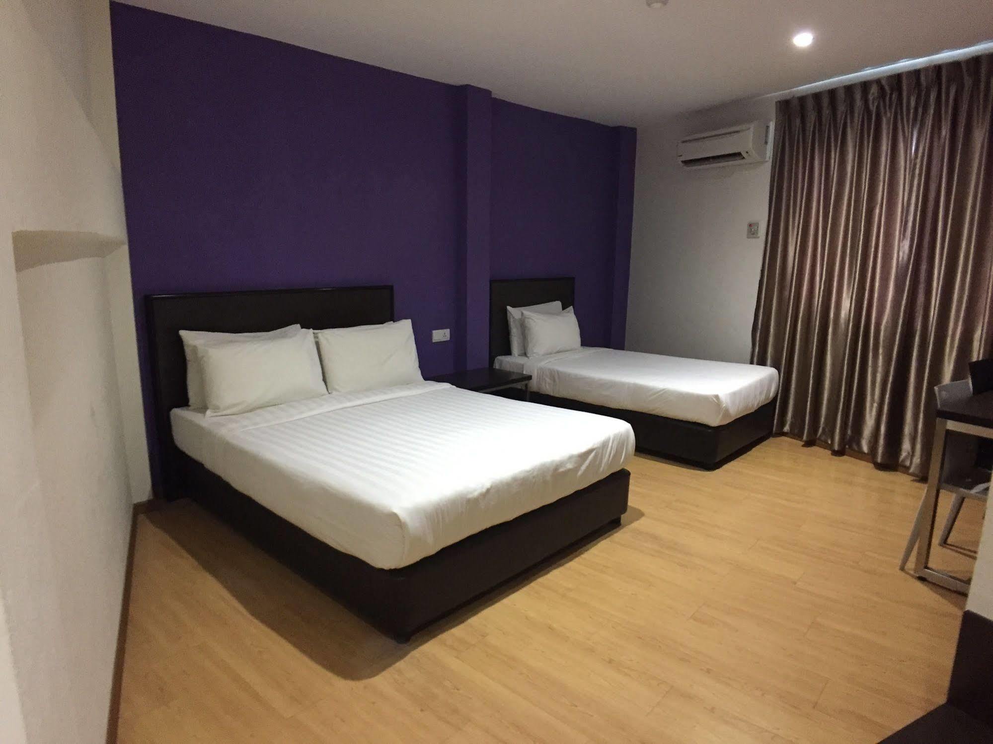 Padungan Hotel Kuching Kültér fotó